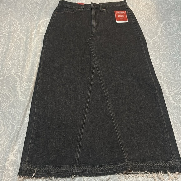 Levi's Black Maxi Skirt Size 4 NWT waist is 30” - Picture 1 of 9